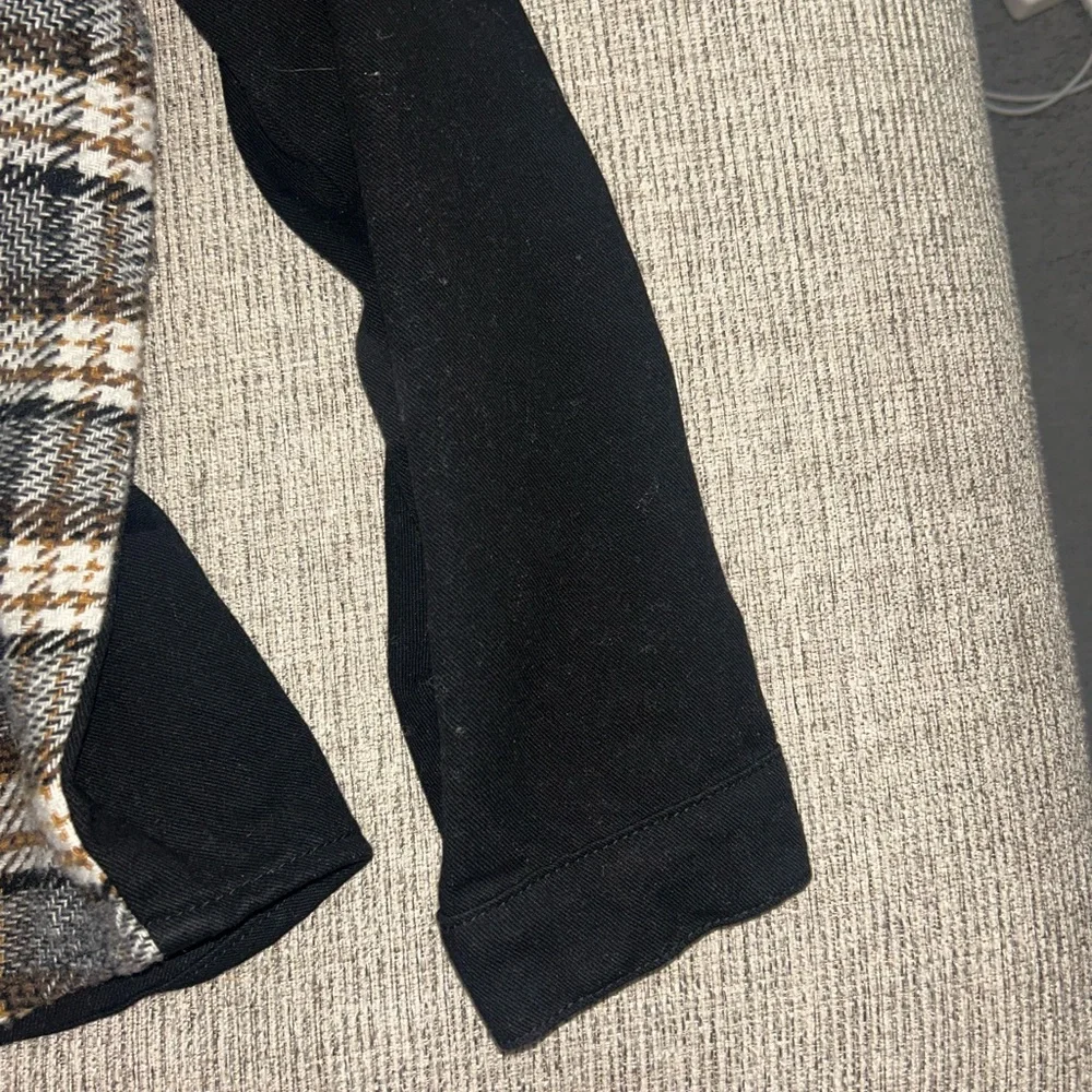 Plaid Button-Up Shacket with Black Sleeves - Picture 4 of 7